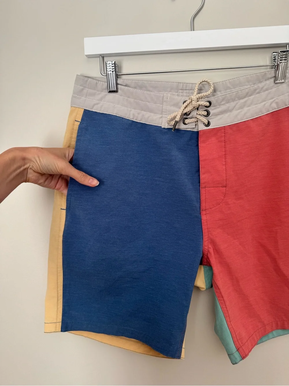 Faherty Fun Board short in Sumer Mix - 31